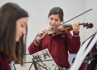 El Colegio Juan Pablo II de Parla apuesta por la música para educar la atención y el gusto por la belleza