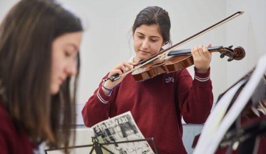 El Colegio Juan Pablo II de Parla apuesta por la música para educar la atención y el gusto por la belleza