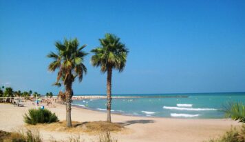Los beneficios de tomar el sol todo el año impulsan la búsqueda de vivienda cerca del mar